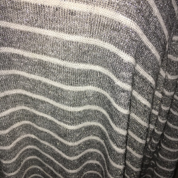 Lane Bryant silver & white striped tunic  sz 22-24 - Picture 2 of 3